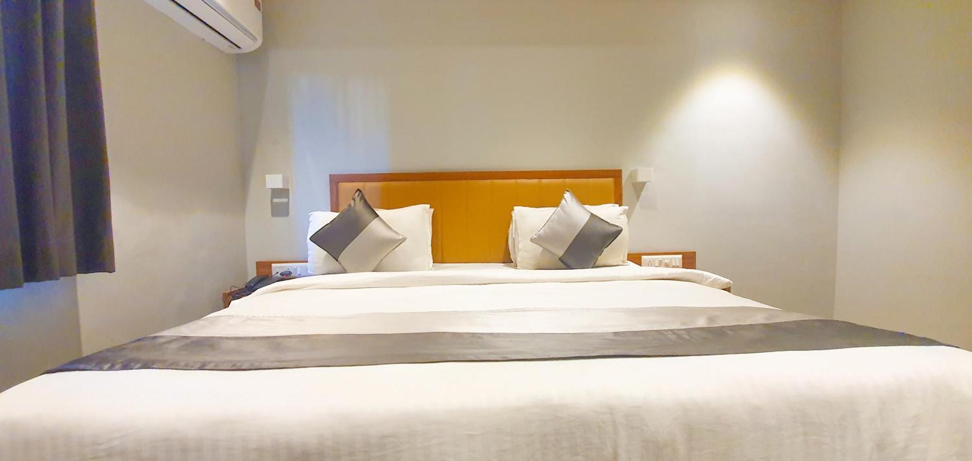 Hotel Nova Star Райкот Екстериор снимка