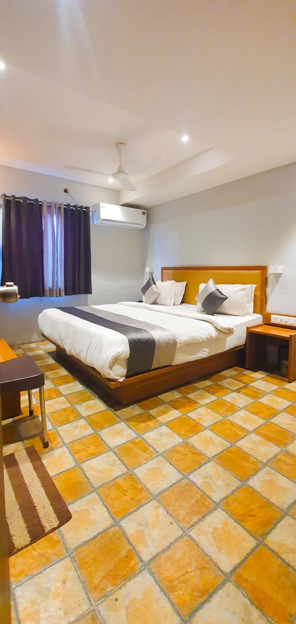 Hotel Nova Star Райкот Екстериор снимка
